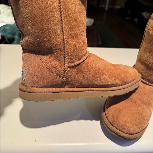 UGG Tan boots sz 6 - Picture 8 of 12
